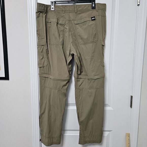 REI Co-op Relaxed Convertible Cargo Pants Mens 40x30 (38x29.5) Tan Zip Off Nylon - Picture 15 of 15